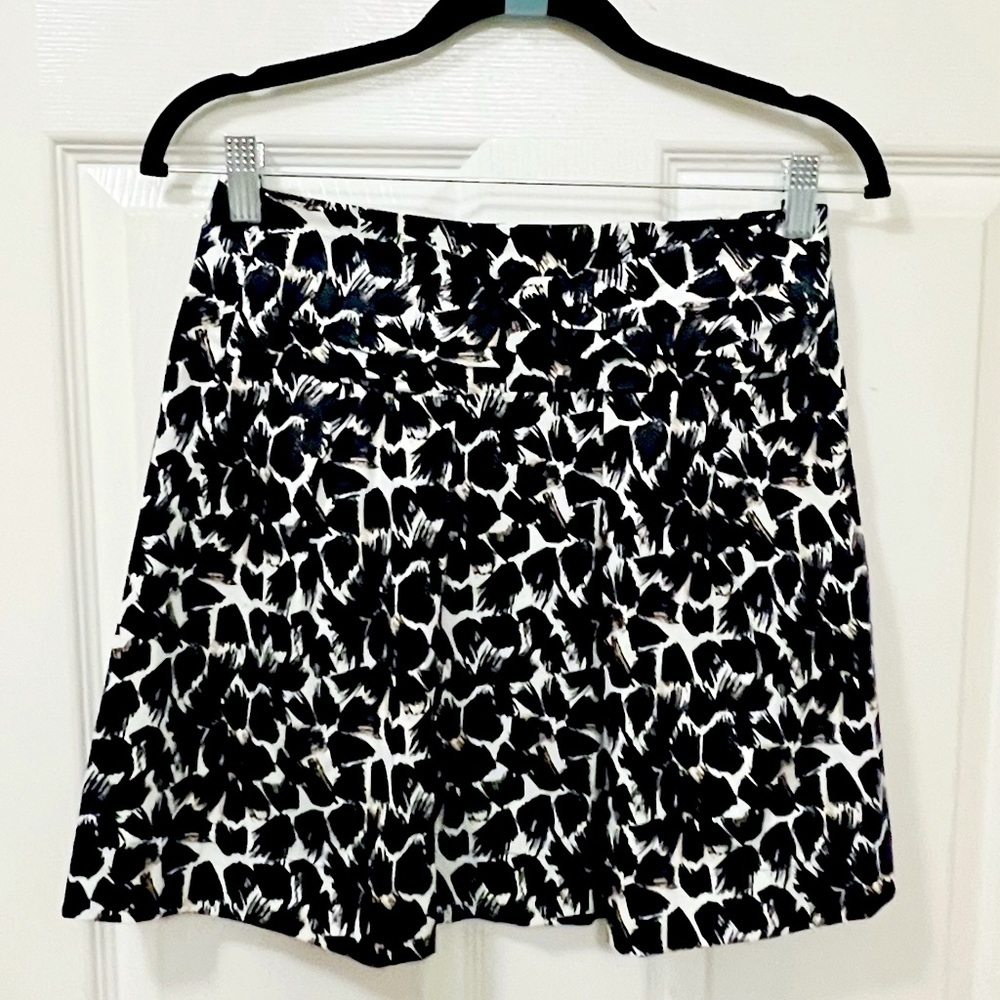 Forever Twenty-One Patterned Mini Skirt Bow Detail Exposed Zipper Pleated ⬛️🟫⬜️